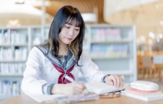 【東京23区】2023年度より高校生の医療費無償化へ 所得の制限はなし
