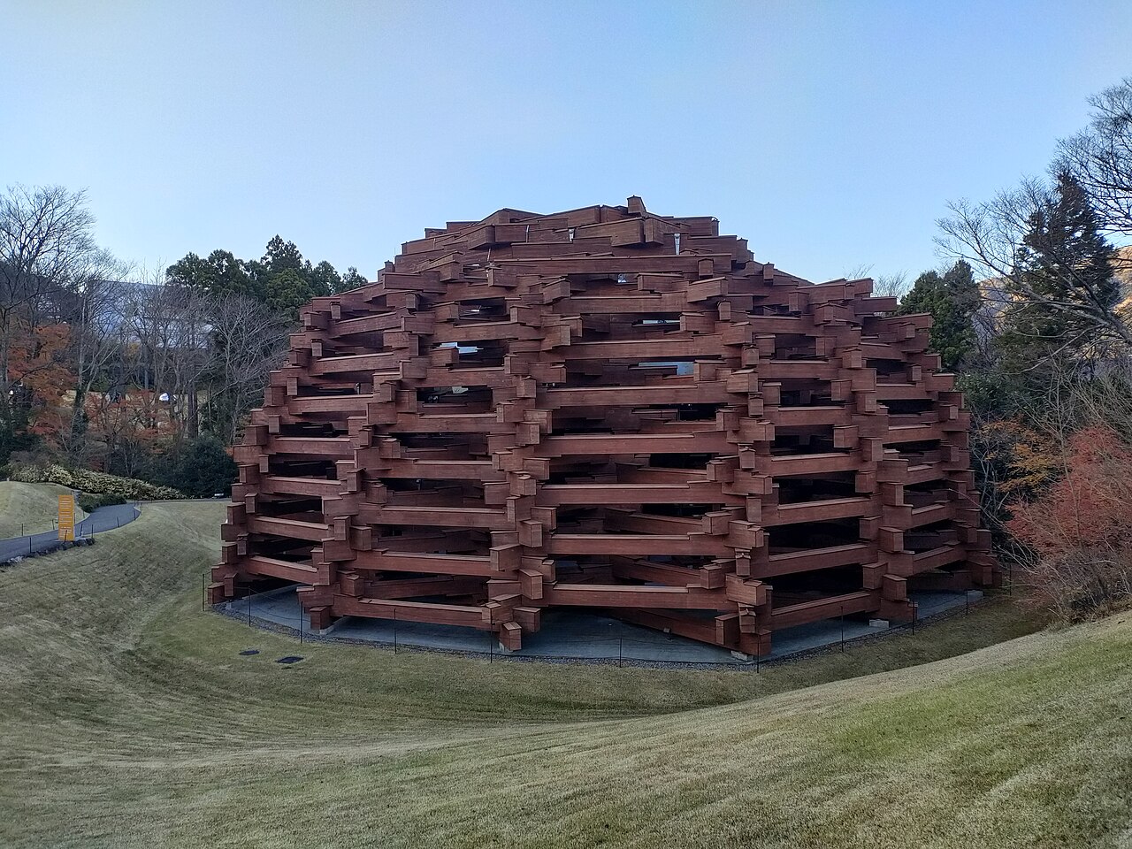 箱根彫刻の森美術館のネットの森
